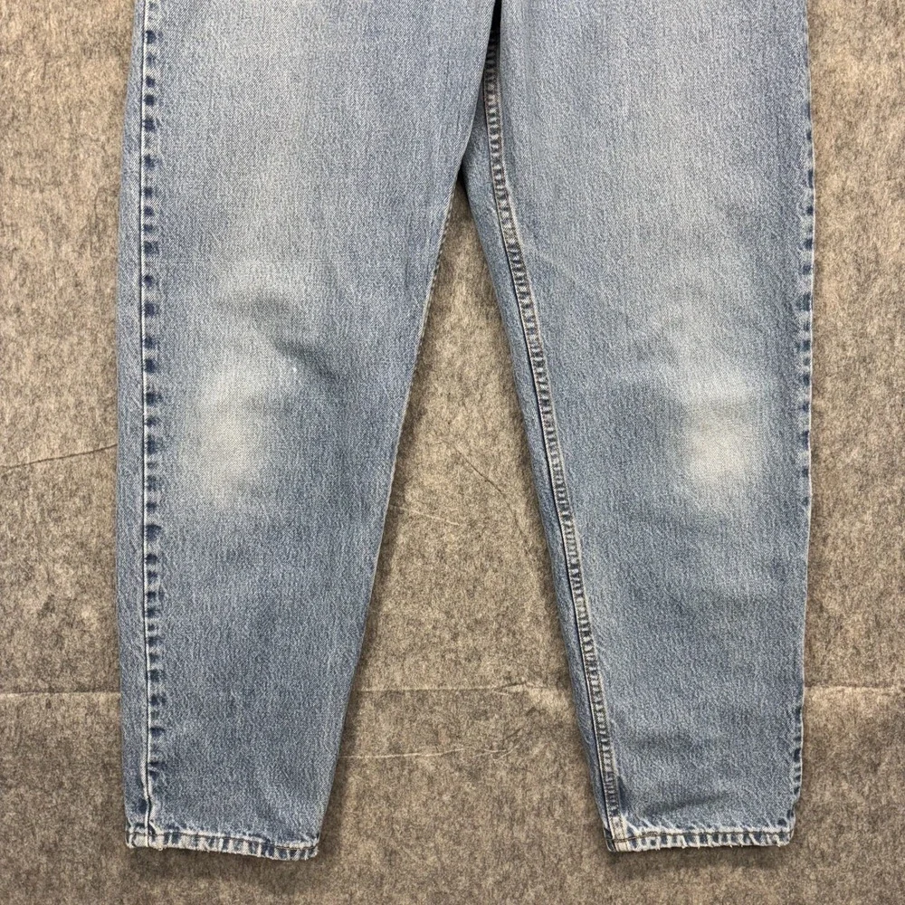 Levis waist 32